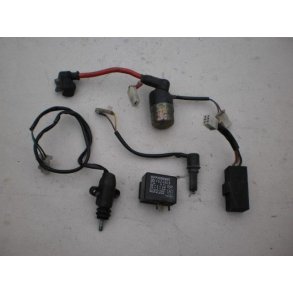 Yamaha XJ750 diverse rel�er,kontakter. stk.