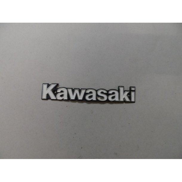 Kawasaki emblem. L-155 mm. 2 skruehuller.