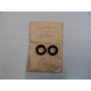 Honda pakd�se 91204-286-003. 18x28x7