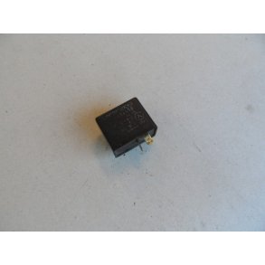 Suzuki GS750 blinklysrel� brugt.