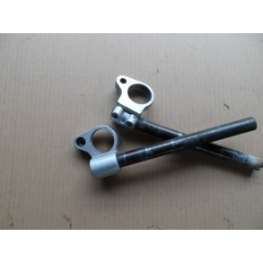 Suzuki GSX600F .styrholdere i alu. r�r lidt sk�ve.