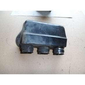 BMW K75 plastindsugningskasse m.3 gummi.