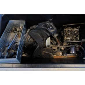 Honda GL1200 Gold Wing . Rodekasse med sm�dele.stk.