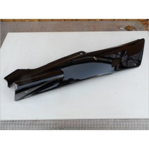 Honda VFR750F, H�jre sided�ksel sort plast.lille skade