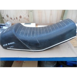 Honda CX500 Guiliari sports sadel. revnet i venstre syning.