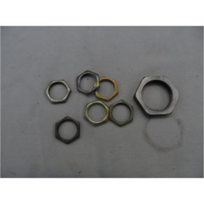 MZ diverse flade m�trikker, ca.28 og 16 mm.stk.