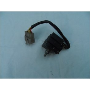 Suzuki brugt ensretter. 4 ledninger. 3 gule+ 1 r�d.