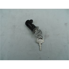 Suzuki tankd�ksel l�s ny m.1 n�gle