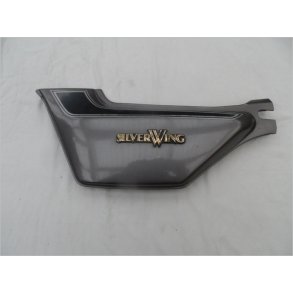 HondaGL650 Silver Wing, V.sided�ksel med emblem.