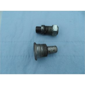 BMW �R60-75 skruer til baggaffel oph�ng.2forskellige. stk.