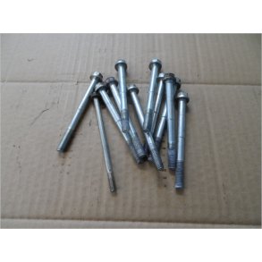 Kawasaki Z650B ,Bolts�t krumtaphus underside.