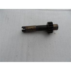 Suzuki GT750 , aksel med drev.