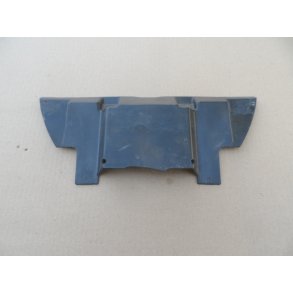 Kawasaki ZZR600 plade foran i top af motor.