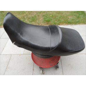 BMW K75C. Twinsadel.2 sm huller foran.