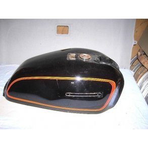 Suzuki GS550 Benzintank,brugt, sort