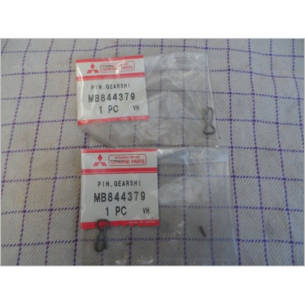 Mitsubishi lse clips ,gear skift. MB844379 