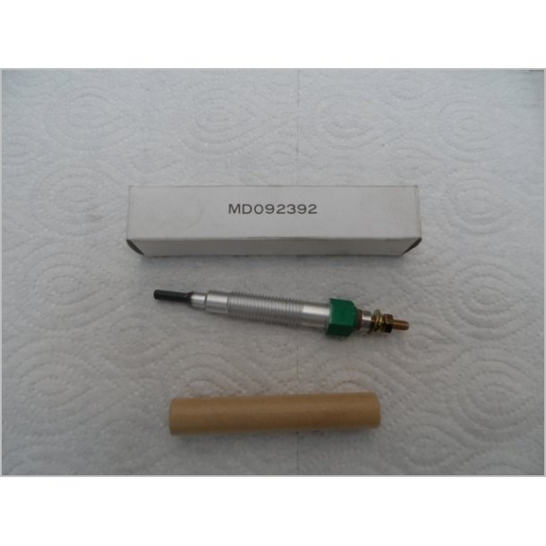 Mitsubishi glderr MD092392. Glow plug. stk.