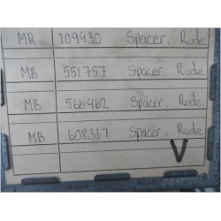 Mitsubishi mange forskellige clips. stk.  se billeder under med div.varenumre.