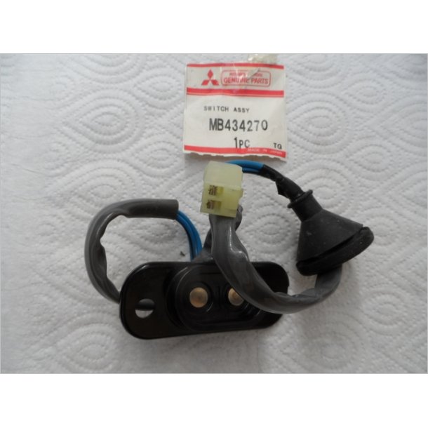 Mitsubishi drstopper, bagdr. MR287802. stk.