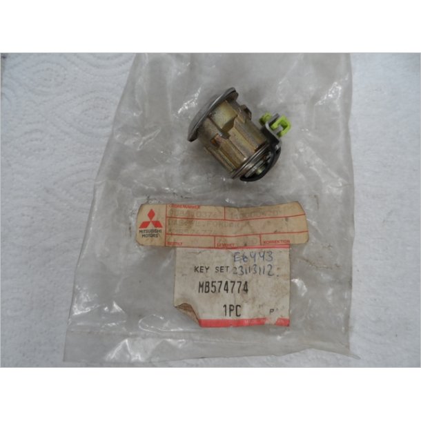 Mitsubishi drls, ngle nr.E6443. MB574774. fordr colt/lancer.