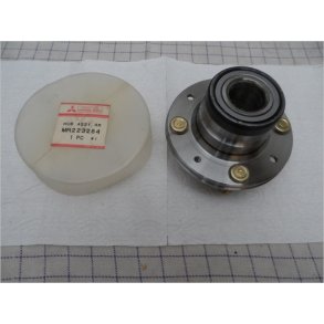 Mitsubishi Baghjulsnav komplet. MR223284.