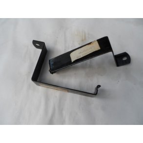 BSAnye beslag jern. 68-4522/7. m�ske til batteri.