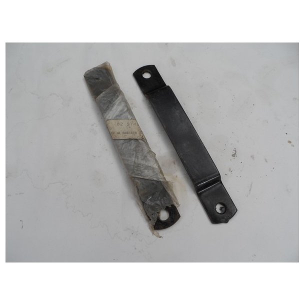 BSA beslag ny. 17 cm lang. B=2,5 cm. 82-9746.
