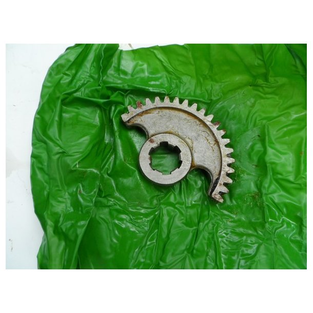 Triumph Quadrant, 2520-99-845-0602