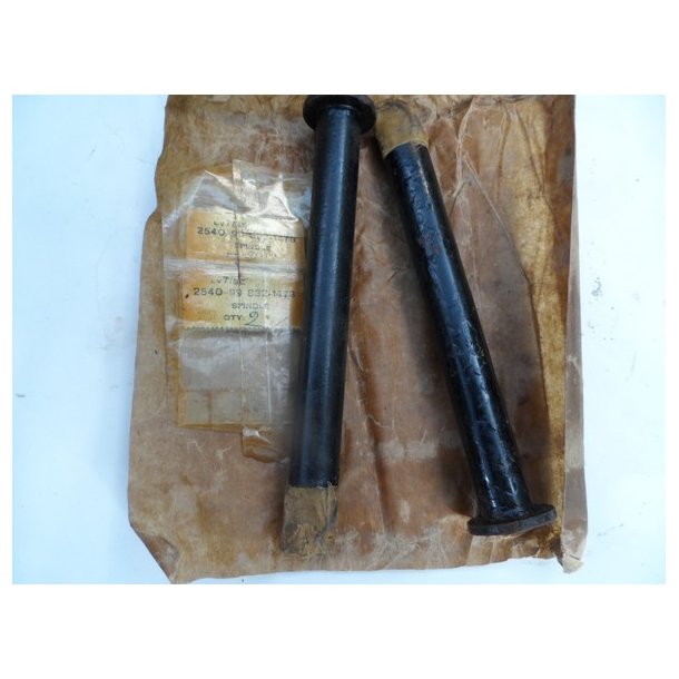 BSA foot rest spindle. 66-4940. 01595/7.stk