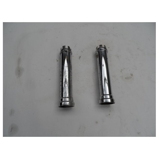 Triumph brugte st�dstangsr�r,lidt rust. L=13,5 cm. s�t