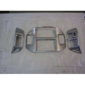 Mitsubishi Grand Pajero 3,2 DID,Alu-look instrumenter. MZ312444.
